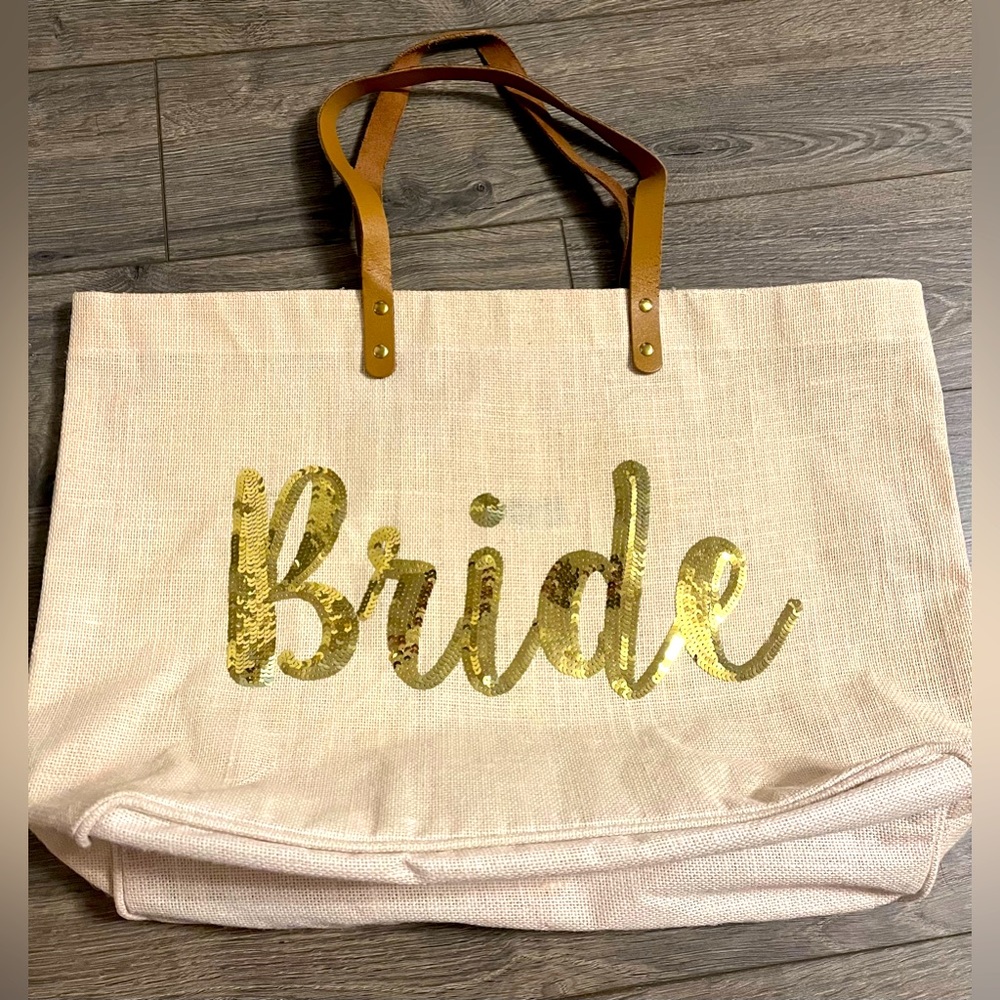 Bride get ready/honeymoon/beach bag